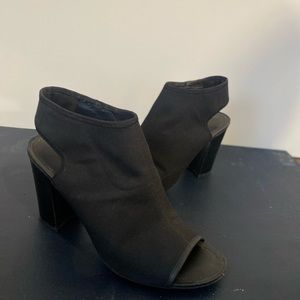 Black peep, toe, Franco Santo, canvas heel